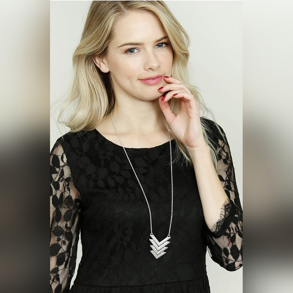 Super Cute Long Geometric Pendant Necklace